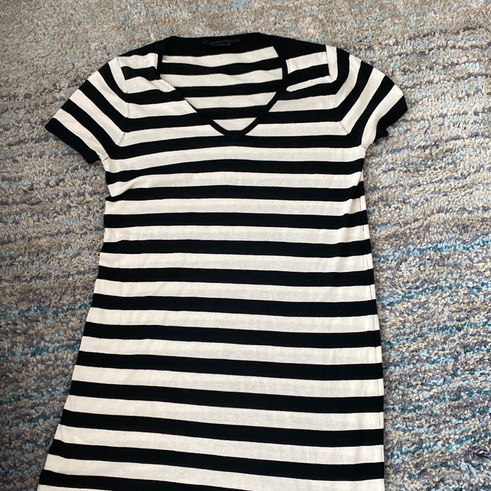 BCBG MAXAZRIA striped size L black and cream striped short sleeve dress